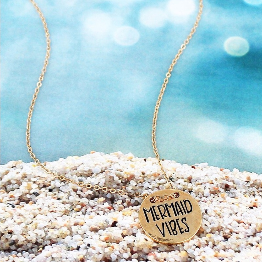 🌊 MERMAID VIBES NECKLACE! NWT